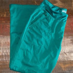 Women’s Hunter Green Yoga Scrub Pants
